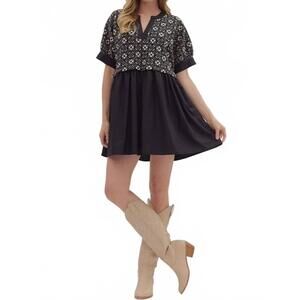 NEW ENTRO textured floral embroidered mini dress in black